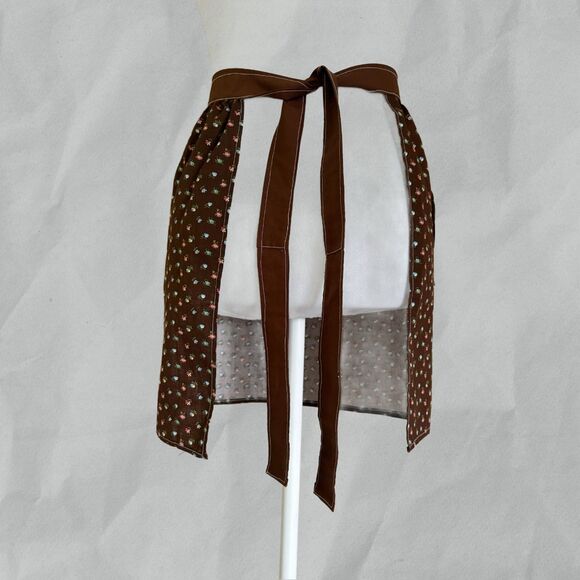 Vintage Half Apron Brown Fabric with Small Floral Print and Leaf Design Pocket - Picture 3 of 4